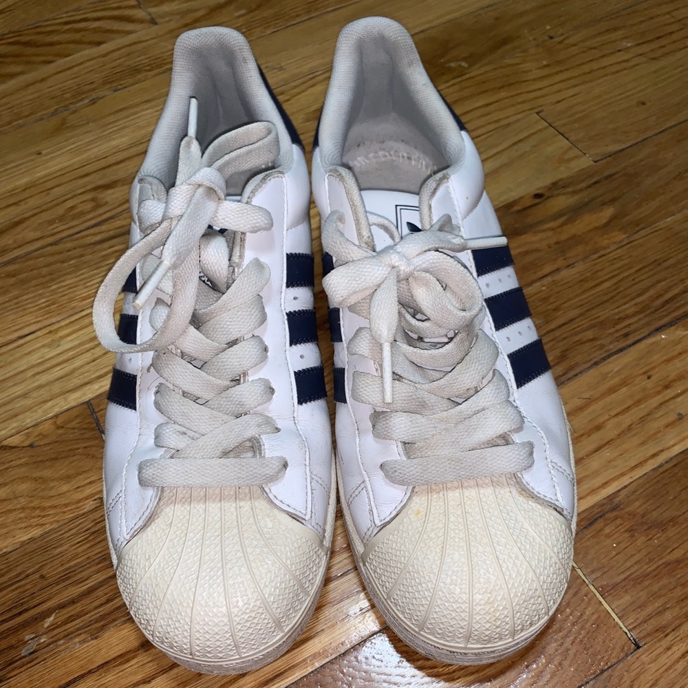 Leather Low Top Lace Up Fashion Sneakers